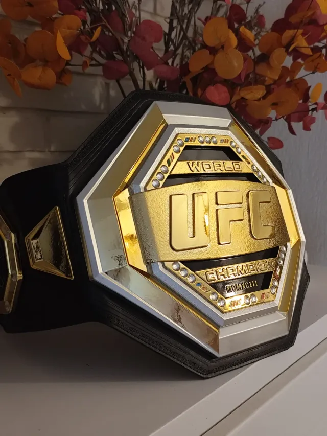Cinturón UFC World Champion (tamaño adulto)