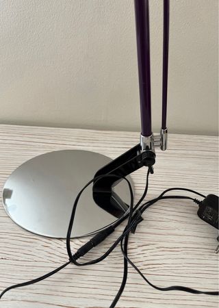 Lámpara de escritorio moderna