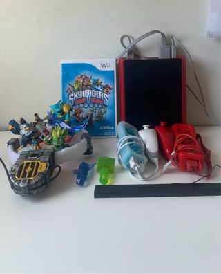 Wii Mini Roja + Skylanders Trap Team