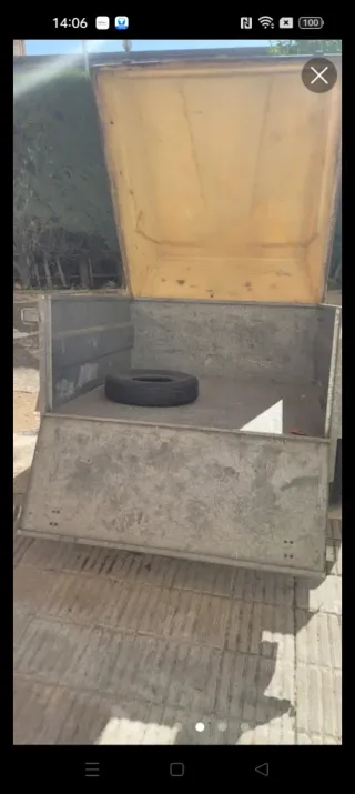 Remolque con cubierta