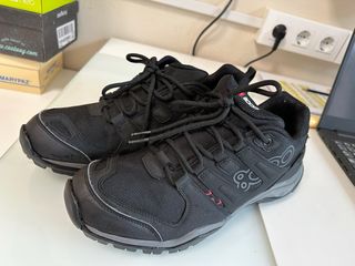 Zapatillas Trekking + 8000 Negras