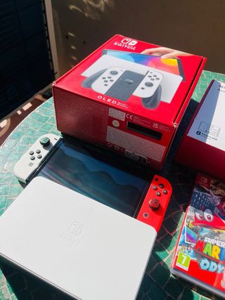 Nintendo Switch OLED + Juegos y Accesorios