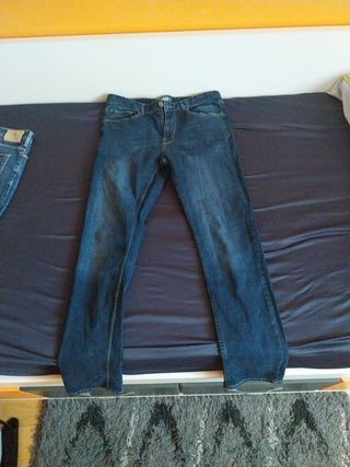 Pantalón vaquero hombre azul. Talla 40 de Europa.