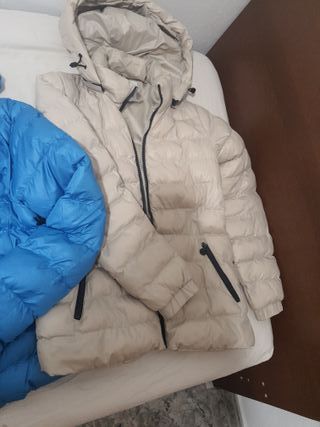 Anoraks acolchados (beige, azul, amarillo)