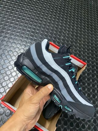 Nike Air Max 95 Negro y Turquesa