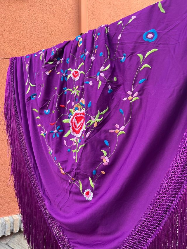 Mantón Manila bordado 150x150