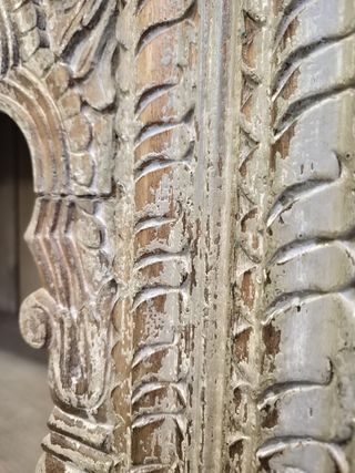 Estantería madera tallada rústica