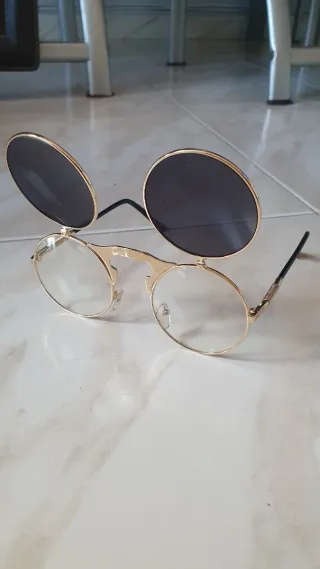 Gafas flip-up retro-modernas doradas