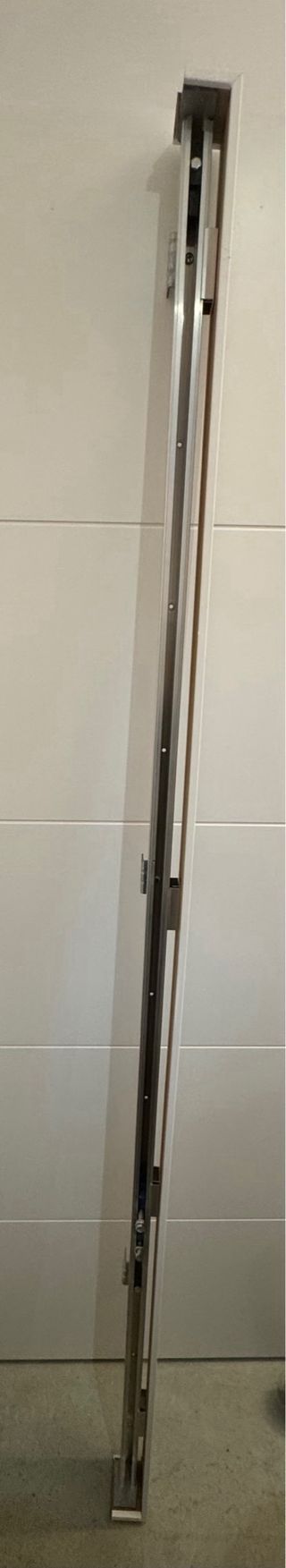 Puerta corredera blanca