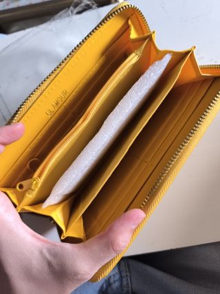 Cartera color mostaza