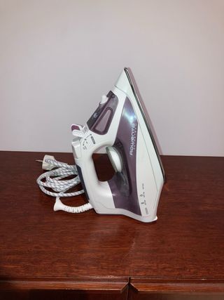 Plancha Rowenta Autosteam 2300W + Tabla