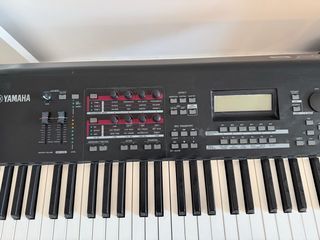 Yamaha MOXF8 Teclado Workstation 88 Teclas