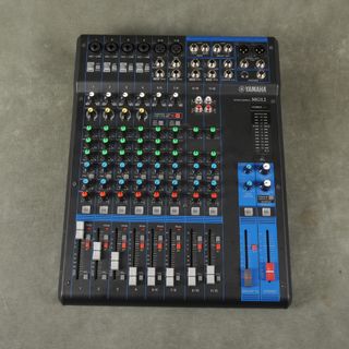 Mesa de mezclas Yamaha MG12