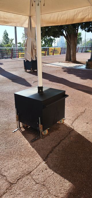 Parasol 4x4 con base de hierro y manivela