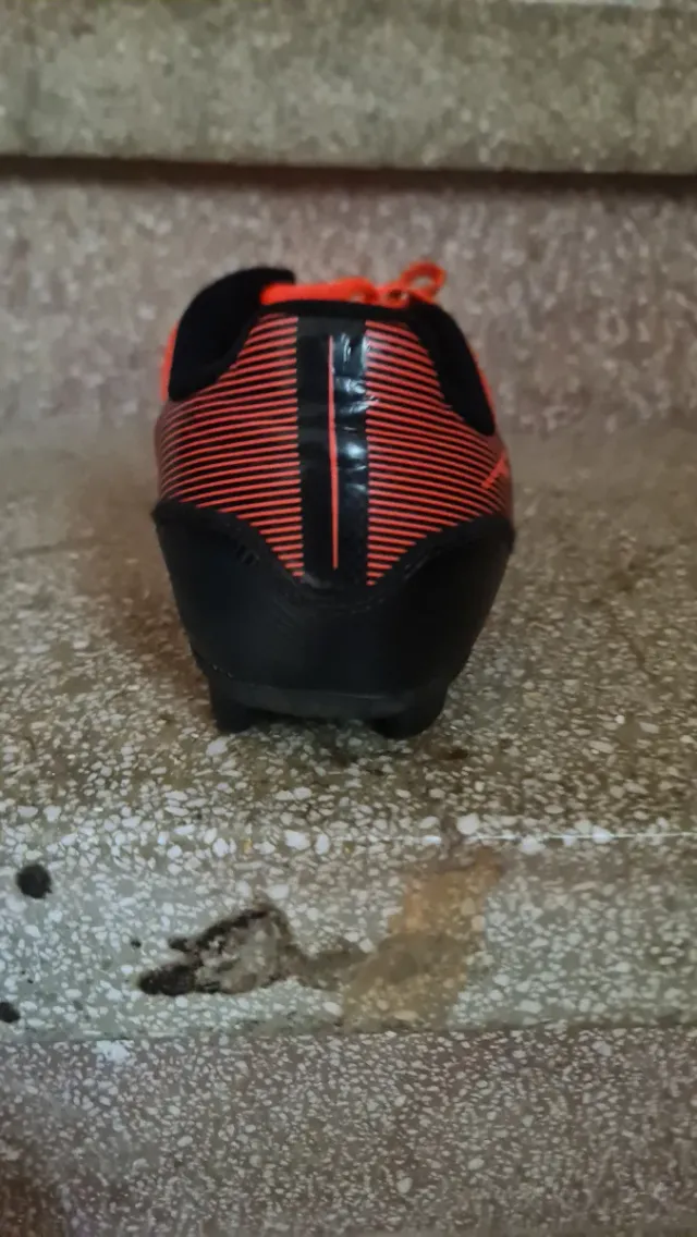 Adidas Botas Fútbol Naranja y Negro
