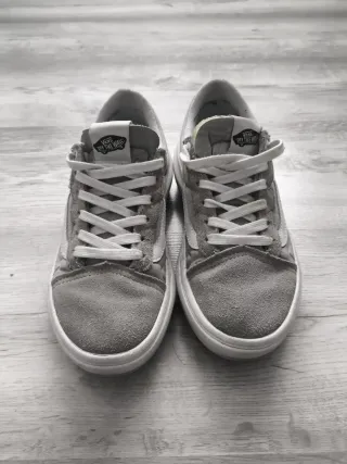 Zapatillas Vans Grises y Blancas