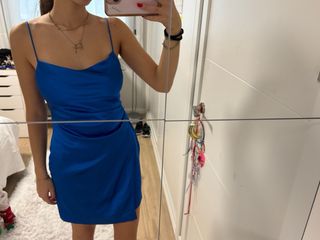 Vestido corto Zara azul satinado
