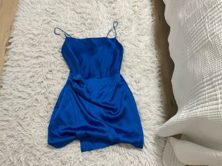 Vestido corto Zara azul satinado
