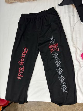 Pantalón Chándal Negro Stray Kids