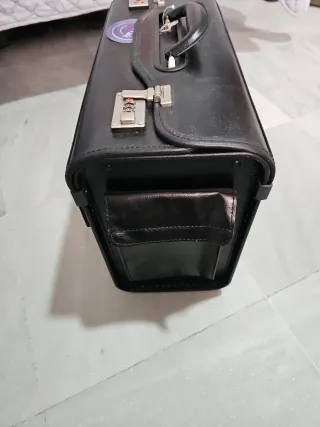 Maleta piloto o ejecutivo negra. Maletín