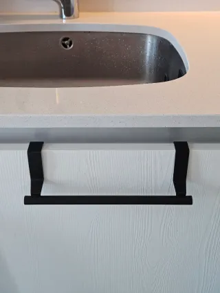 Colgador paños cocina negro
