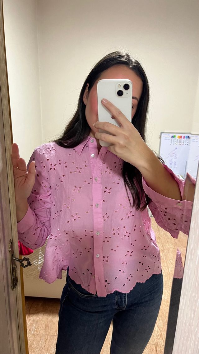 Camisa Zara bordada rosa