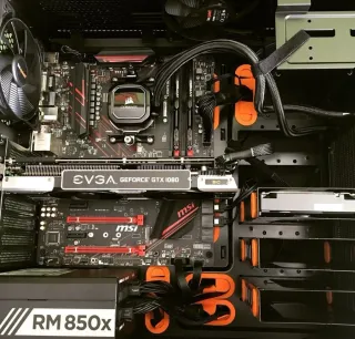 Montaje de ordenadores gamer a medida.