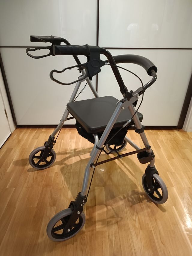 Andador ligero y manejable