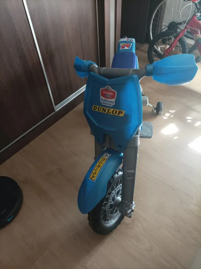 Moto a batería infantil azul
