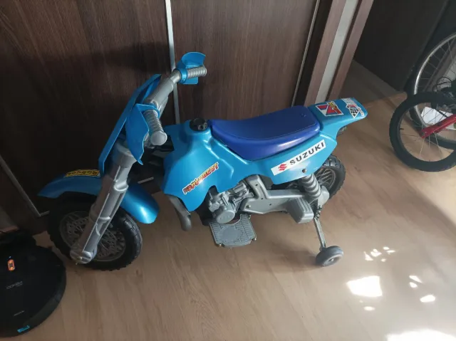 Moto a batería infantil azul