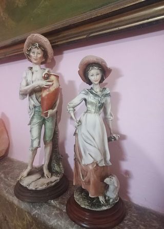 Coppia Stautine Ceramica Capodimonte Armani