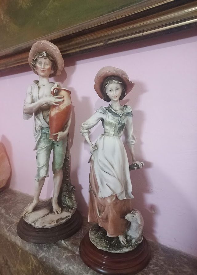 Coppia Stautine Ceramica Capodimonte Armani