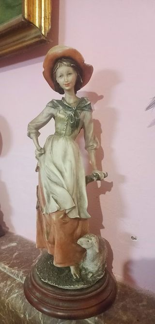 Coppia Stautine Ceramica Capodimonte Armani