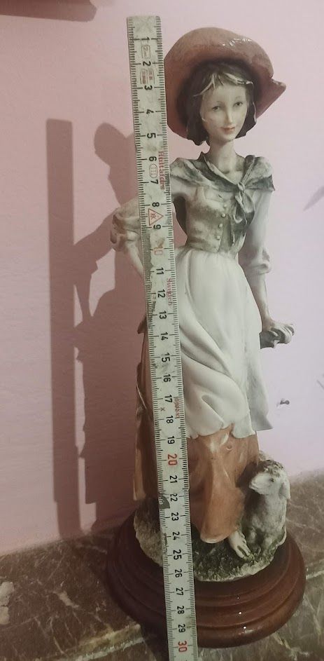 Coppia Stautine Ceramica Capodimonte Armani