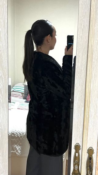 Abrigo pelo negro Pull&Bear