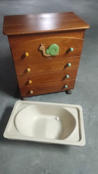 Mobile per fasciatoio in legno e plastica