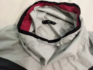 Anorak Canguro Mango Gris y Blanco