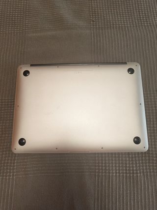 MacBook Air 13 8GB RAM 128SSD A1466