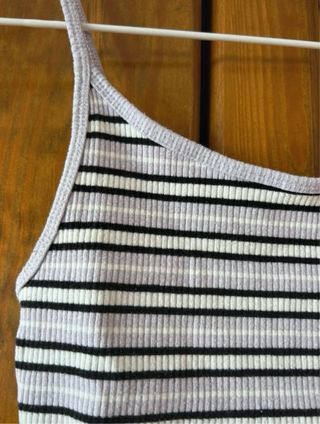 Top de rayas Bershka morado y negro