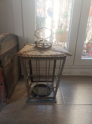 Farola antigua de hierro