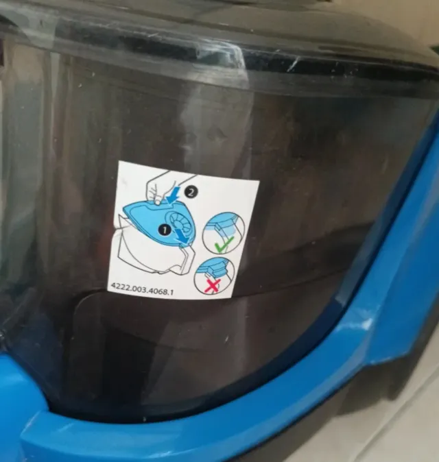 Aspiradora Philips PowerPro Compact