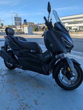 Yamaha XMAX 300 Iron Max