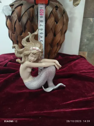 Figura Lladro Pequeña Sirena Brazos en la Rodillas