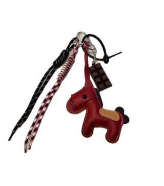 Colgante Perro Rojo Chocolate