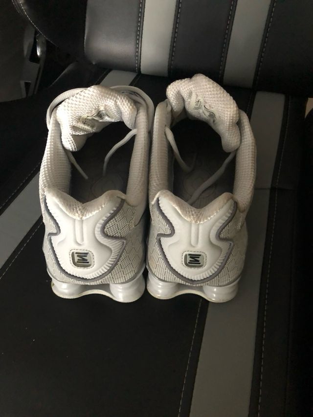 Nike Shox Hombre Gris y Blanco