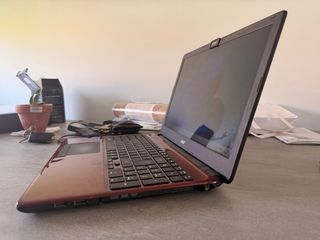 Acer Aspire E1572G Rojo