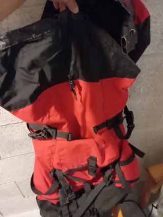 Mochila Montaña 60L Roja y Negra