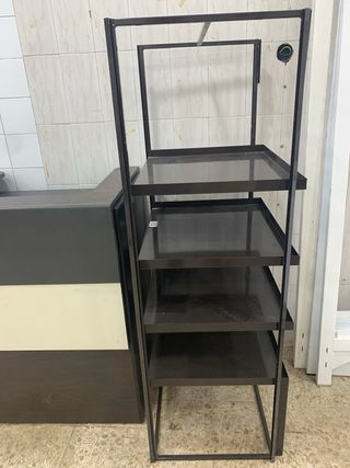 Estantería metálica negra y beige