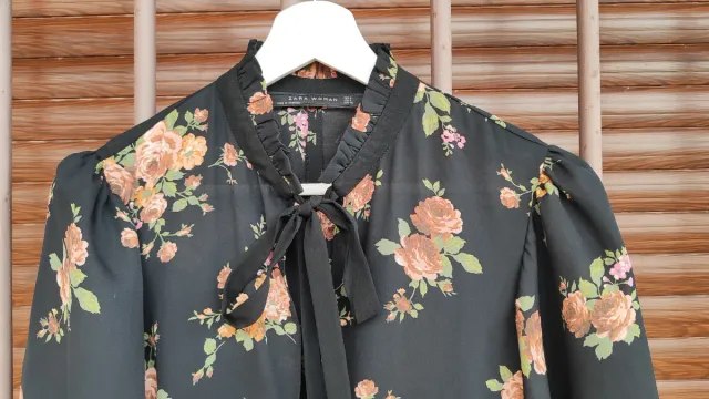 Vestido negro floral Zara talla S