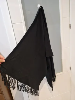 2 Bufanda azul  y negra con flecos